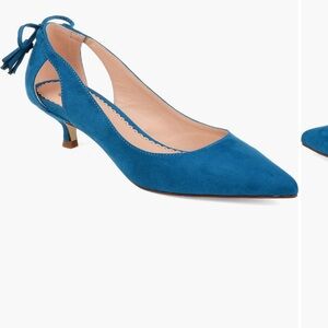 Journee Collection Blue Suede bindi kitten heels size 8 never worn